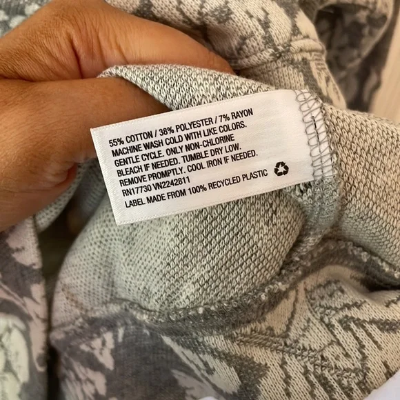 Knox Rose floral pullover - Picture 5 of 8